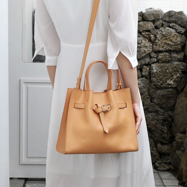 fashion bags women's 2020 new first layer cowhide ladies handbags temperament fashion wild large-capacity shoulder messenger bag t20040
fashion bags women's 2020 new first layer cowhide ladies handbags temperament fashion wild large-capacity shoulder messenger bag t20040