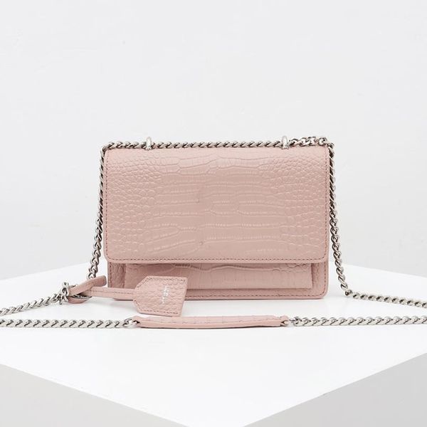 2019a1 new women's one-shoulder bag handbag leather production large capacity design bag fashionable and generous design bag.model:1737
2019a1 new women's one-shoulder bag handbag leather production large capacity design bag fashionable and generous design bag.model:1737