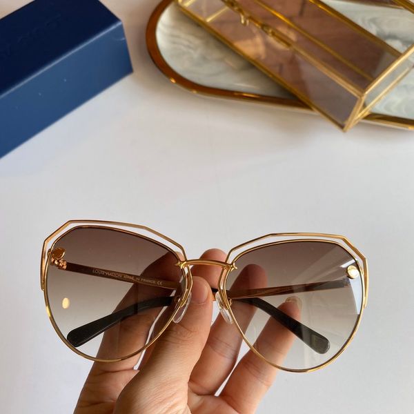 2020 new personalized sunglasses, stylish goggles for both men and women, sunglasses uv400 5 color optional with box
2020 new personalized sunglasses, stylish goggles for both men and women, sunglasses uv400 5 color optional with box