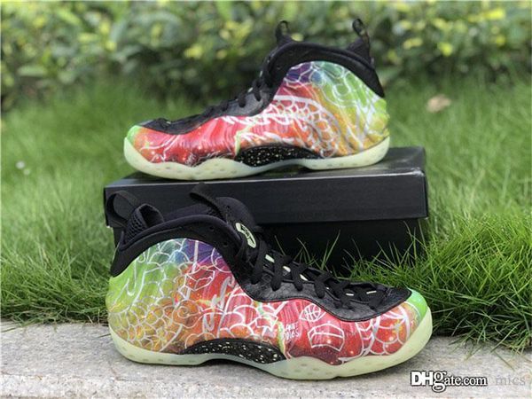authentic 2020 foam posite one beijing planet hoops green strike black air man basketball shoes real carbon fiber glow in the dark trainers
authentic 2020 foam posite one beijing planet hoops green strike black air man basketball shoes real carbon fiber glow in the dark trainers