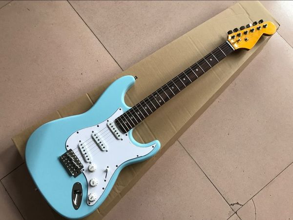 custom shop electric guitar,blue color handwork 6 strings rosewood fingerboard white pickguard guitarra,real p
custom shop electric guitar,blue color handwork 6 strings rosewood fingerboard white pickguard guitarra,real p