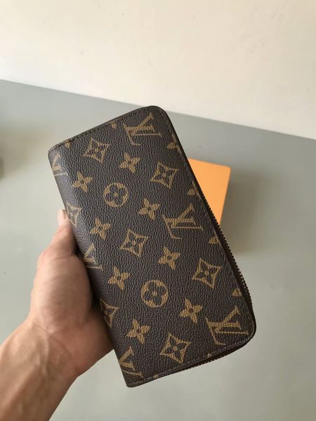 2020 new wallet wallet plaid pattern women's classic zipper check wallet
2020 new wallet wallet plaid pattern women's classic zipper check wallet