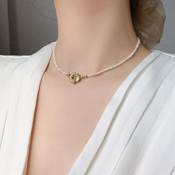 new fashion jewelry high sense handmade beaded natural freshwater pearl golden metal alloy daisy opening female elegant necklace, Golden;silver
new fashion jewelry high sense handmade beaded natural freshwater pearl golden metal alloy daisy opening female elegant necklace, Golden;silver