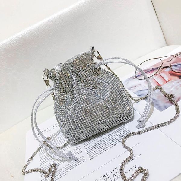 rhinestone ковш сумка drawstring мешок женщин 2019 женщин способа бриллиантов ручка сцепление цепь кожи evening bolso mujer
rhinestone ковш сумка drawstring мешок женщин 2019 женщин способа бриллиантов ручка сцепление цепь кожи evening bolso mujer