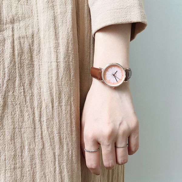 small daisy elegant flower watches women fashion casual quartz wristwatches 2019 fresh ladies watch simple woman clock gifts, Slivery;brown
small daisy elegant flower watches women fashion casual quartz wristwatches 2019 fresh ladies watch simple woman clock gifts, Slivery;brown