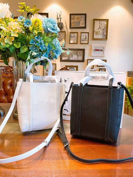 bag new female han edition shopping handbag bucket contracted joker single shoulder slope purses handbags women dbags the designer handbags
bag new female han edition shopping handbag bucket contracted joker single shoulder slope purses handbags women dbags the designer handbags