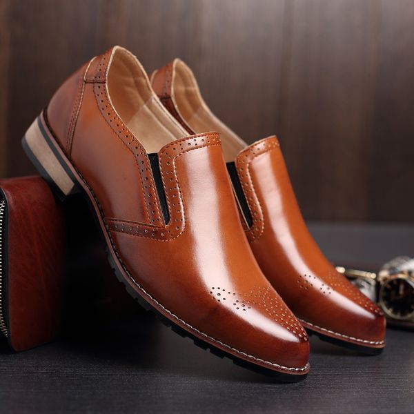 2018 new fashion leather casual shoes new retro carved bullock men shoes slip on thick bottom men loafers, Black
2018 new fashion leather casual shoes new retro carved bullock men shoes slip on thick bottom men loafers, Black
