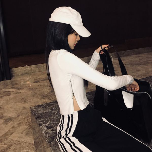 net red solid color long-sleeved t-shirt bottoming shirt female 2020 spring and summer new korean version of the inside wear short slimming
net red solid color long-sleeved t-shirt bottoming shirt female 2020 spring and summer new korean version of the inside wear short slimming