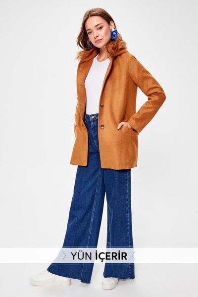 trendyol camel fur hooded woolen stamp coat twoaw20kb0037, Black;brown
trendyol camel fur hooded woolen stamp coat twoaw20kb0037, Black;brown