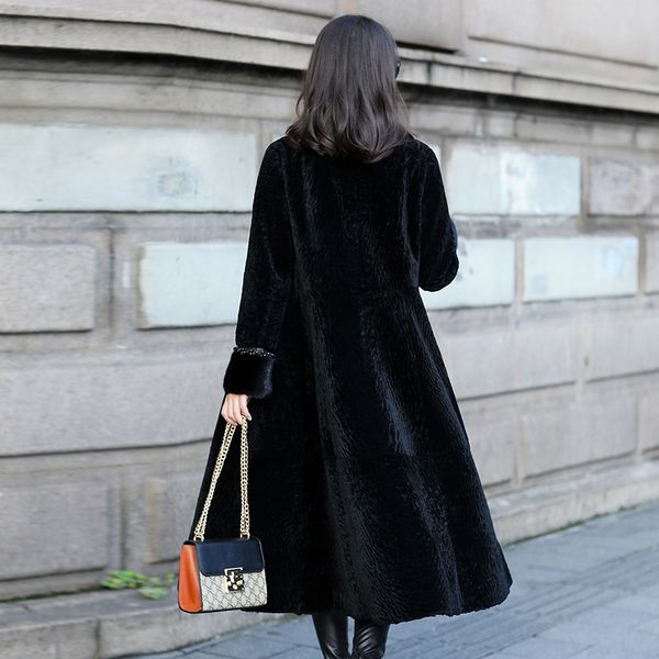 новый real coat 2020 winter sheep барашек куртка женщин норка воротник с длинными роскошные шубы и куртки zm-29822, Black
новый real coat 2020 winter sheep барашек куртка женщин норка воротник с длинными роскошные шубы и куртки zm-29822, Black