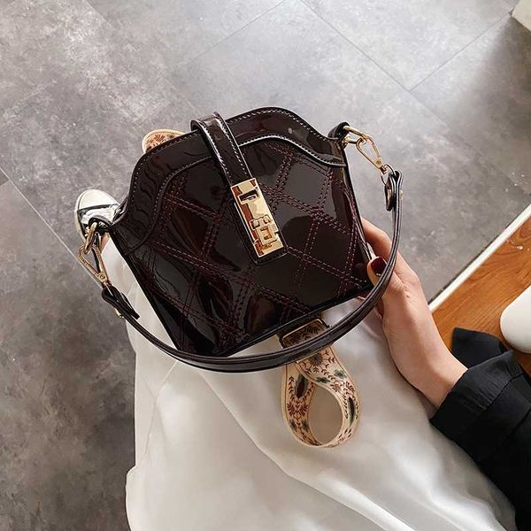 designer ladies patent leather purses handbags crossbody bags for women new fashion female shoulder messenger bags
designer ladies patent leather purses handbags crossbody bags for women new fashion female shoulder messenger bags