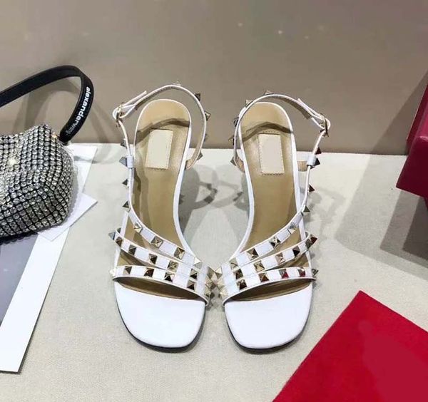 woman slippers sandals shoe real leather slides slippers sandals huaraches loafers scuffs for woman eu:35-40 v1601, Black;red
woman slippers sandals shoe real leather slides slippers sandals huaraches loafers scuffs for woman eu:35-40 v1601, Black;red