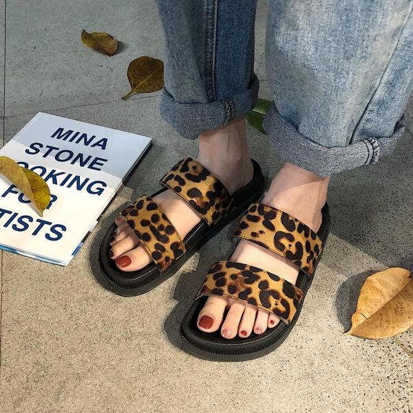 2019 new leopard flip flop double slippers korean version of the thick-soled casual wear slippers female summer, Black
2019 new leopard flip flop double slippers korean version of the thick-soled casual wear slippers female summer, Black