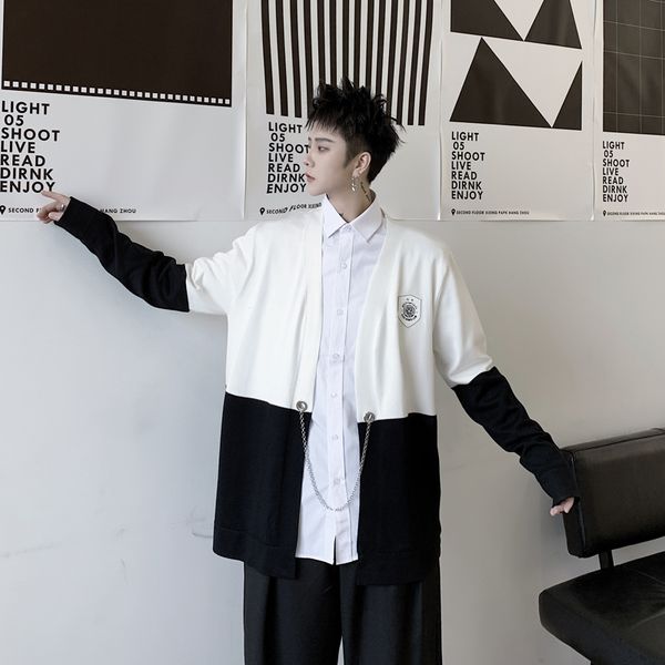 2020 new spring male streetwear hip hop splice color knitted outerwear sweater men chain thin casual cardigan sweater, White;black
2020 new spring male streetwear hip hop splice color knitted outerwear sweater men chain thin casual cardigan sweater, White;black