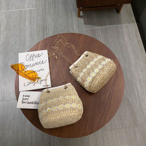 female 2020 casual shoulder woven shoulder bag simple all-match daisy chain messenger bag
female 2020 casual shoulder woven shoulder bag simple all-match daisy chain messenger bag