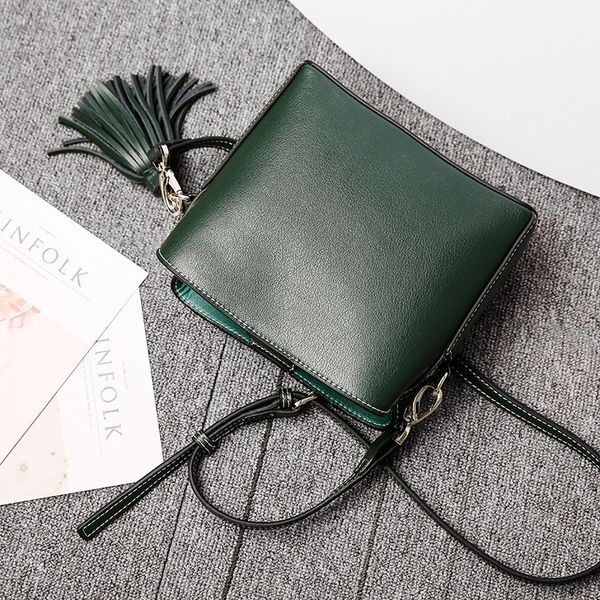 100% ensure leather luxury designer single shoulder bag brand woman oblique single shoulder bag woman handbag
100% ensure leather luxury designer single shoulder bag brand woman oblique single shoulder bag woman handbag