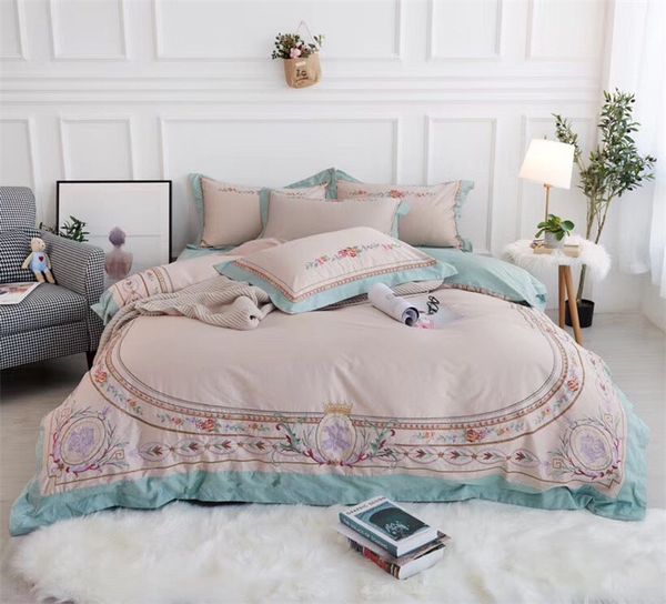 new luxury embroidery bedding set egyptian cotton duvet cover bed set pillowcase 4pcs king size bedsheet linen
new luxury embroidery bedding set egyptian cotton duvet cover bed set pillowcase 4pcs king size bedsheet linen