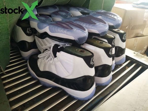 concord 45 11 mens basketball shoes 11s platinum tint cap and gown bred legend blue space jams men women sports sneakers 36-47
concord 45 11 mens basketball shoes 11s platinum tint cap and gown bred legend blue space jams men women sports sneakers 36-47