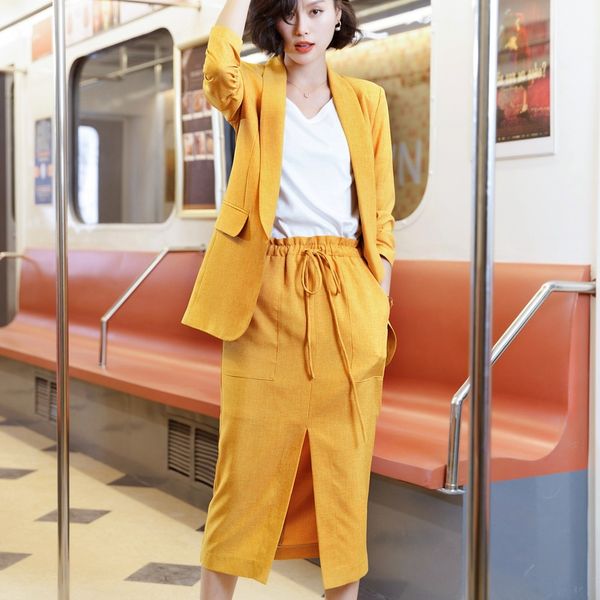 small suit woman 2019 summer temperament leisure time stripe occupation dress suit long sleeve single buckle two-piece set, White
small suit woman 2019 summer temperament leisure time stripe occupation dress suit long sleeve single buckle two-piece set, White