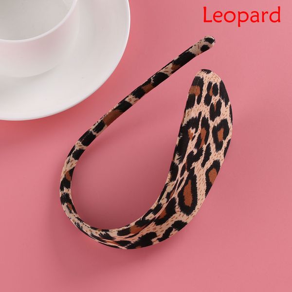 1pc new fashion women invisible lingerie c-string thong leopard panty underwear knickers 5 colors, Black;pink
1pc new fashion women invisible lingerie c-string thong leopard panty underwear knickers 5 colors, Black;pink