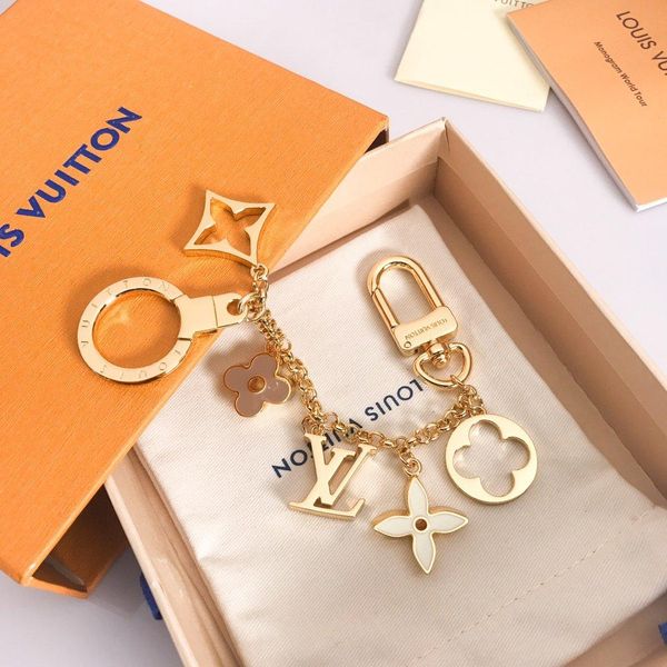 2020 luxury keychain designers fashion astronaut pendant car keychain men women bag charm pendant accessories for gift with box ship, Silver
2020 luxury keychain designers fashion astronaut pendant car keychain men women bag charm pendant accessories for gift with box ship, Silver