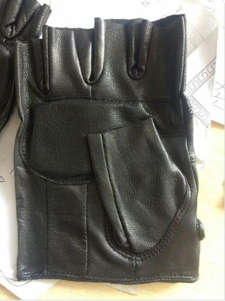 fashion-men driving fingerless gloves sheepskin leather gloves movement fitness half leather half refers to pgraphy, Blue;gray
fashion-men driving fingerless gloves sheepskin leather gloves movement fitness half leather half refers to pgraphy, Blue;gray