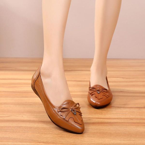 spring and autumn new mother shoes fashion wild middle-aged and elderly leather breathable non-slip comfortable beef tendon sole, Black
spring and autumn new mother shoes fashion wild middle-aged and elderly leather breathable non-slip comfortable beef tendon sole, Black