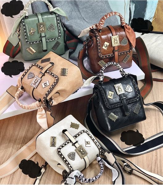 2020 spring and summer new classic retro badge backpack fashion scarf shoulder messenger bucket bag female
2020 spring and summer new classic retro badge backpack fashion scarf shoulder messenger bucket bag female