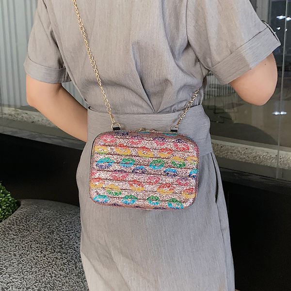 bolsa feminina women shoulder bag color lip print chain diagonal package messenger bag fashion chain small square
bolsa feminina women shoulder bag color lip print chain diagonal package messenger bag fashion chain small square