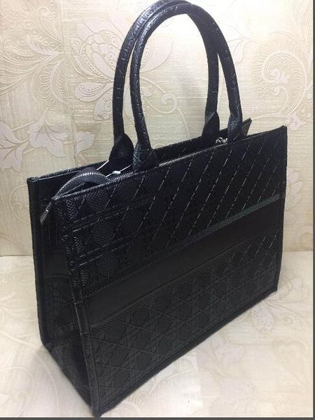 2020 women designer handbags luxury crossbody messenger shoulder bags chain bag good quality leather purses ladies handbag big model d1005
2020 women designer handbags luxury crossbody messenger shoulder bags chain bag good quality leather purses ladies handbag big model d1005