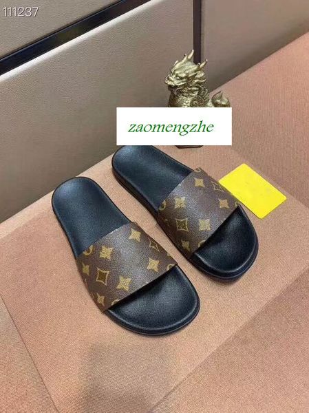 new summermule slippers flat designer shoes slippers flexible rubber men's and women's slippers with boxs, Black
new summermule slippers flat designer shoes slippers flexible rubber men's and women's slippers with boxs, Black