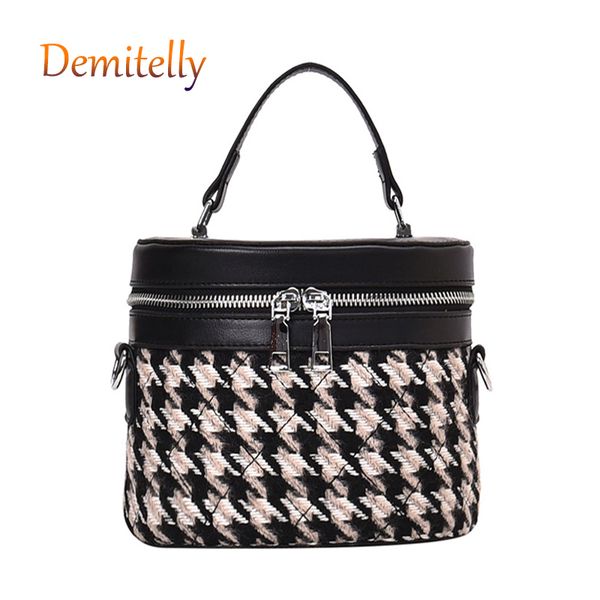 textured black and white lattice shoulder messenger bag fashion pu leather woven portable bucket bag design female wallet
textured black and white lattice shoulder messenger bag fashion pu leather woven portable bucket bag design female wallet