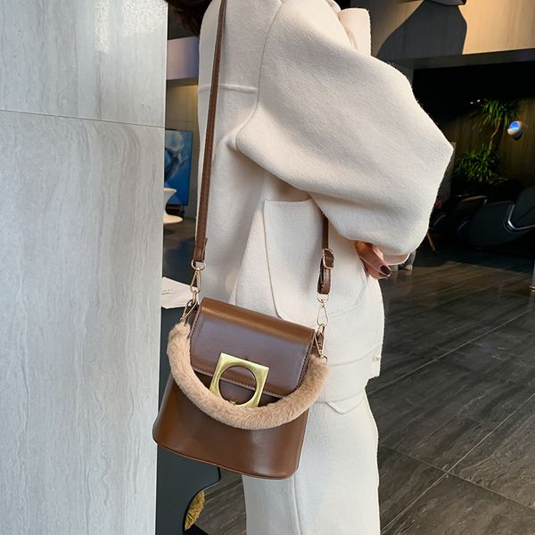 texture bag female 2020 new korean fashion lock one shoulder small square bag foreign style wild messenger handbag
texture bag female 2020 new korean fashion lock one shoulder small square bag foreign style wild messenger handbag
