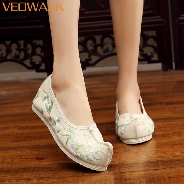 veowalk women slip on canvas flats vintage chinese style embroidered hanfu shoes for ladies comfortable costume shoes, Black
veowalk women slip on canvas flats vintage chinese style embroidered hanfu shoes for ladies comfortable costume shoes, Black