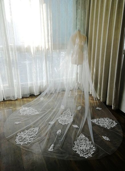 2020 new bridal veils white ivory cathedral length lace crystal appliqued one layer bridal wedding veil with combs, Black
2020 new bridal veils white ivory cathedral length lace crystal appliqued one layer bridal wedding veil with combs, Black