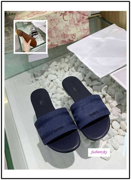 new dazzle flowers slippers summer woman beach alphabet slippers designer embroidery woman shoes, Black
new dazzle flowers slippers summer woman beach alphabet slippers designer embroidery woman shoes, Black