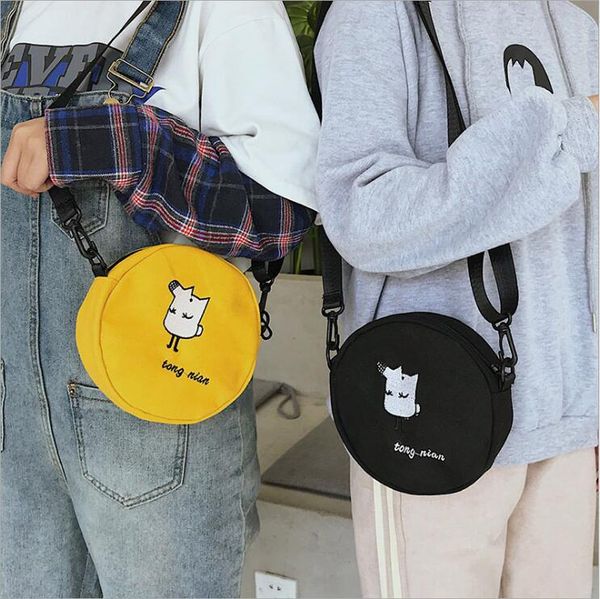 

2019 New Korean version of the girls 'small round bag on the new canvas bag women's air fashion broadband slant women's bag