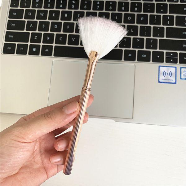 superior quality silk thin fan-shaped highlight cosmetic brush fine surplus paint professional powder brush tool
superior quality silk thin fan-shaped highlight cosmetic brush fine surplus paint professional powder brush tool