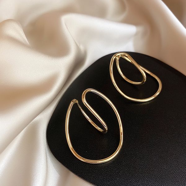 2020 new earrings women earrings exaggerated irregular twisted bright gold metal ear clip party jewelery gift, Golden;silver
2020 new earrings women earrings exaggerated irregular twisted bright gold metal ear clip party jewelery gift, Golden;silver