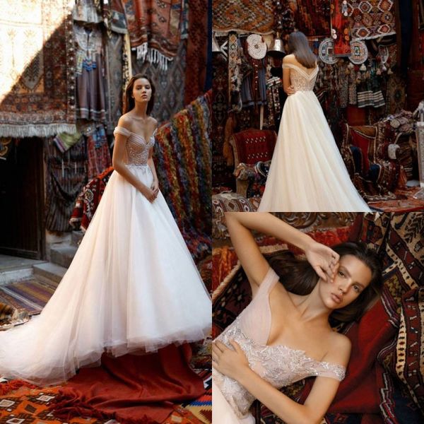 2020 elegant a line wedding dresses portrait sequins applique rhinestone wedding gowns tulle sweep train gridal gowns vestidos de novia, White
2020 elegant a line wedding dresses portrait sequins applique rhinestone wedding gowns tulle sweep train gridal gowns vestidos de novia, White