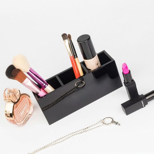 7.luxury fashion 3 grids black acrylic storage lipsticks holder make-up brush storage case jewelry organizer counter gift for vip with box
7.luxury fashion 3 grids black acrylic storage lipsticks holder make-up brush storage case jewelry organizer counter gift for vip with box