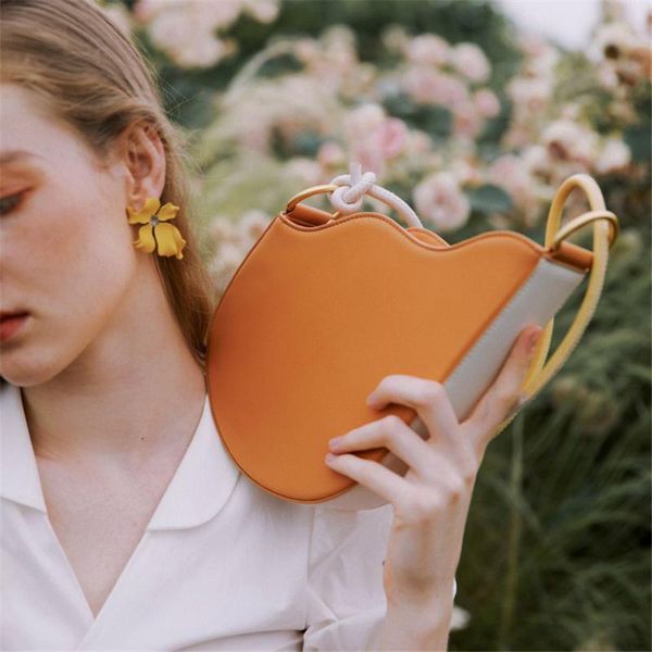 new 2020 handbag individual wavy matching ribbon adjustable single-shoulder cross-body half - circle saddle women bag
new 2020 handbag individual wavy matching ribbon adjustable single-shoulder cross-body half - circle saddle women bag