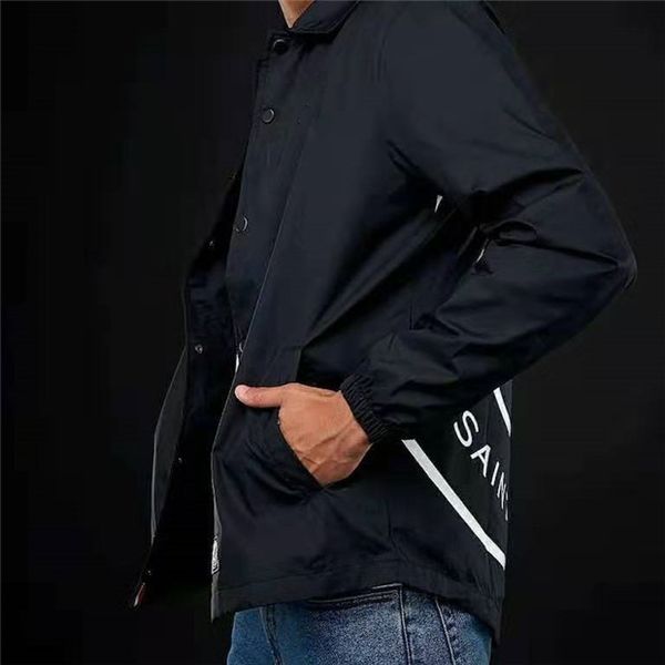 Mens Designer Windbreaker Outdoor Coat Clothing Solid Color Stretch Breathable Brand Windbreaker Letter Printing Asian Size S-2XL 
Mens Designer Windbreaker Outdoor Coat Clothing Solid Color Stretch Breathable Brand Windbreaker Letter Printing Asian Size S-2XL
