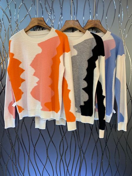 2019early autumn new women's round collar color matching and splicing decoration 1004 long-sleeved loose sweater knitted sweater, White;black
2019early autumn new women's round collar color matching and splicing decoration 1004 long-sleeved loose sweater knitted sweater, White;black
