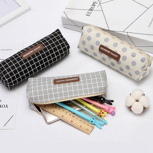 korea simple small fresh plaid dot canvas pen bag creative cute student pencil bag large capacity stationery
korea simple small fresh plaid dot canvas pen bag creative cute student pencil bag large capacity stationery