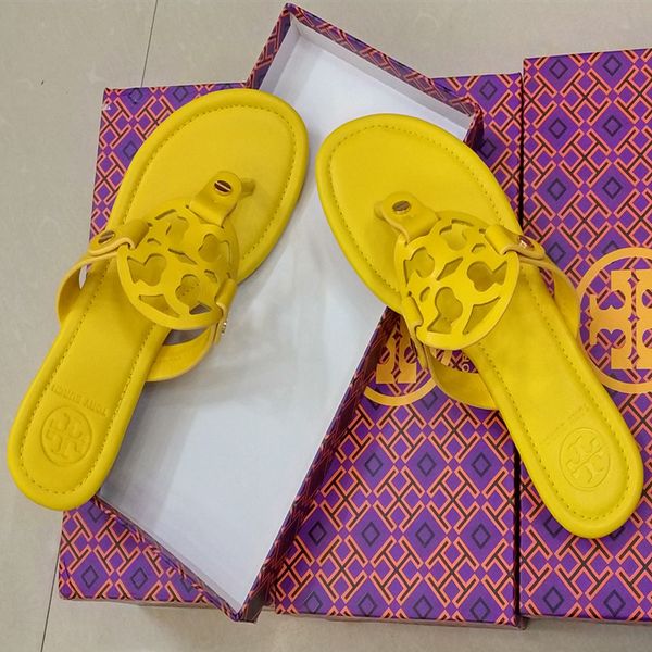 Summer Tory Slippers Women T-strap Flip Flops Thong Sandals Designers Buckle Strap Lady Slides Women's Shoes Gold Silver Mujer
Summer Tory Slippers Women T-strap Flip Flops Thong Sandals Designers Buckle Strap Lady Slides Women's Shoes Gold Silver Mujer