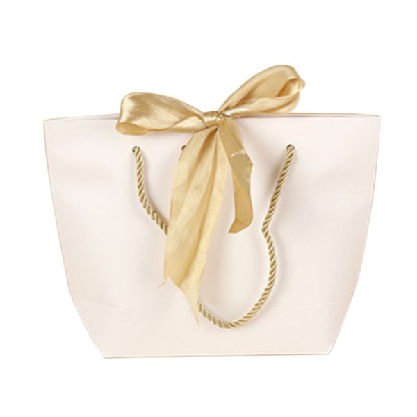 5pcs/pack celebration with handles present wedding party favor paper pouch bow ribbon for clothes gift bag recyclable birthday
5pcs/pack celebration with handles present wedding party favor paper pouch bow ribbon for clothes gift bag recyclable birthday