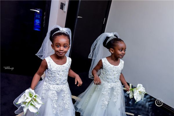 2019 lace appliqued scopp neck flower girl dress little black girl birthday princess party gown long girl formal wedding dresses, White;blue
2019 lace appliqued scopp neck flower girl dress little black girl birthday princess party gown long girl formal wedding dresses, White;blue