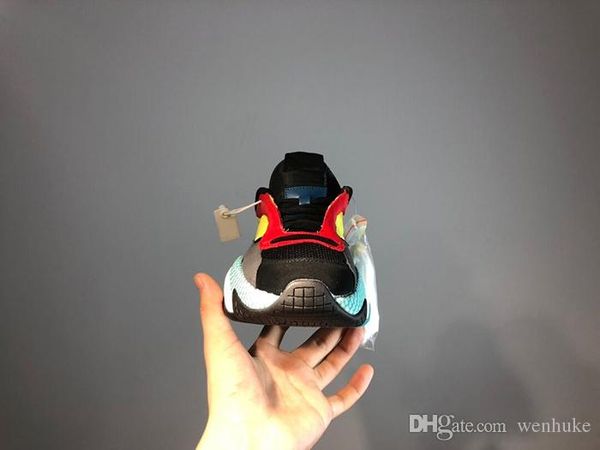 new style of leisure sports shoes of men and women with breathable sneakers of new style in 2019, small white matching color and thick sole, Black
new style of leisure sports shoes of men and women with breathable sneakers of new style in 2019, small white matching color and thick sole, Black