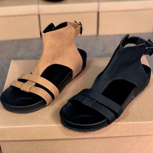 designer women sandal summer beach outdoor flip flops shoes patent leather ankle sandals ladies slipper party wedding slides sandals, Black
designer women sandal summer beach outdoor flip flops shoes patent leather ankle sandals ladies slipper party wedding slides sandals, Black